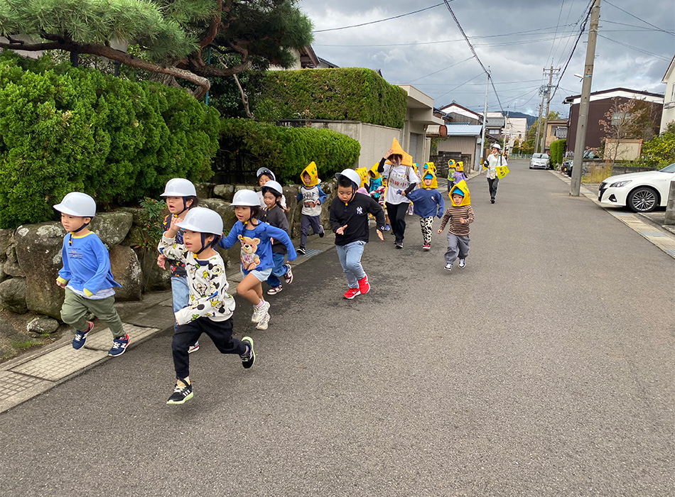 松原保育園　避難訓練 写真