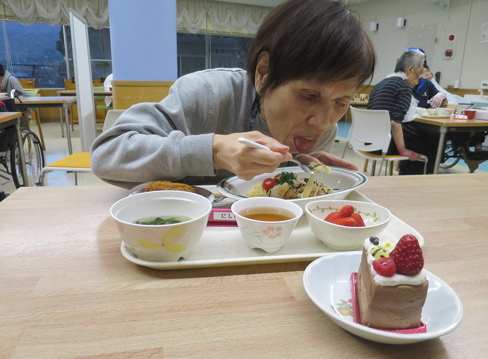 敦賀市立やまびこ園 食事 写真